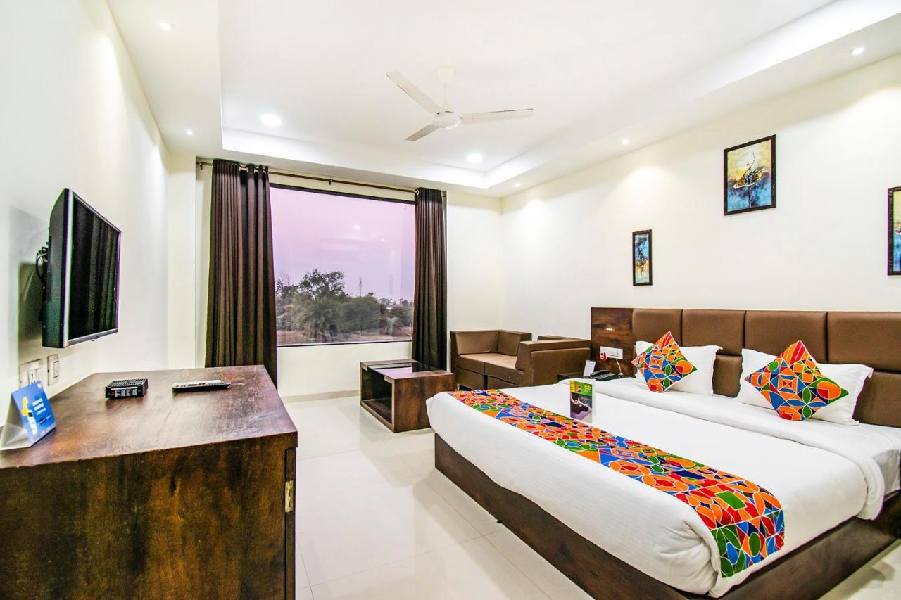Fabhotel Amrit Greens Indore Airport Exterior photo